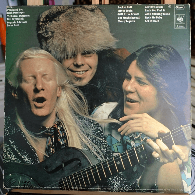 JOHNNY WINTER - Still alive and well