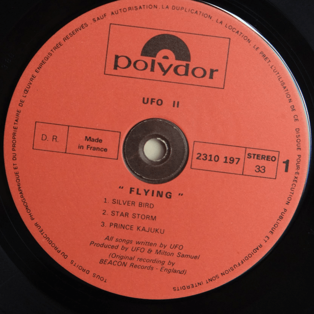 UFO II - Flying