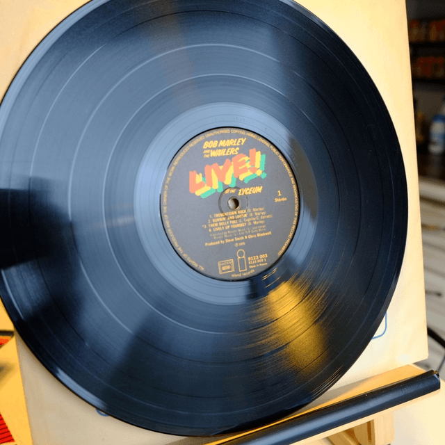 BOB MARLEY & THE WAILERS - Live