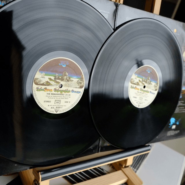YES - Tales from topographics oceans