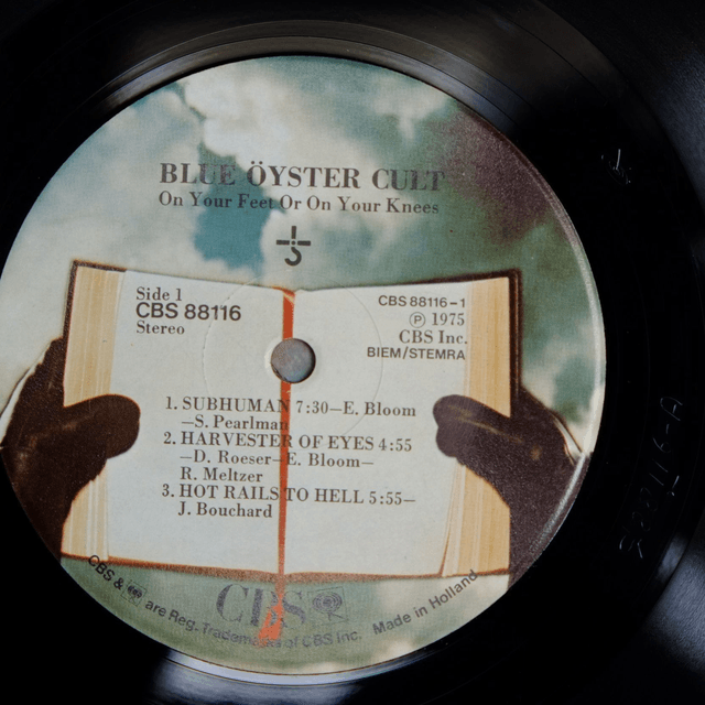 BLUE OYSTER CULT - On your feet or on your knees