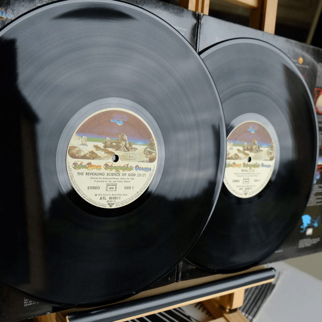 YES - Tales from topographics oceans