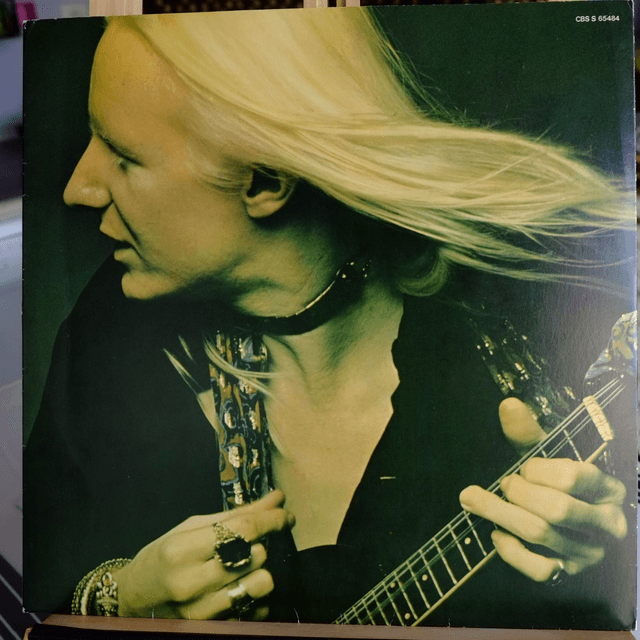 JOHNNY WINTER - Still alive and well