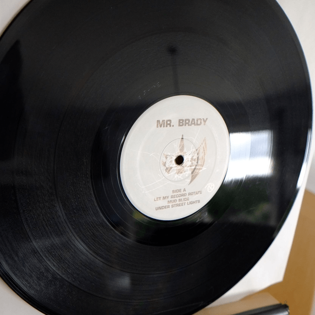 MR.BRADY - Let My Record Rotate
